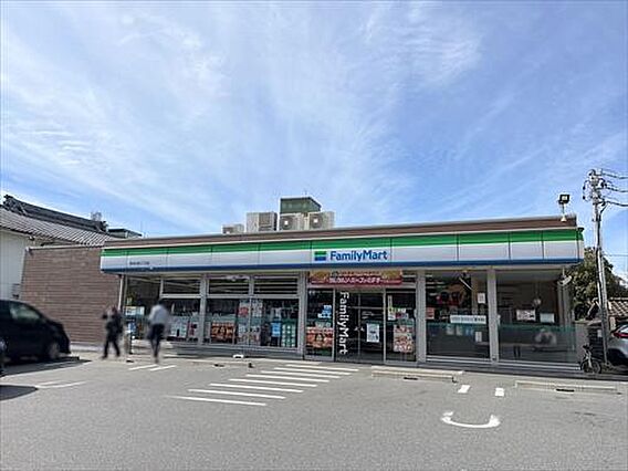 ファミリーマー...