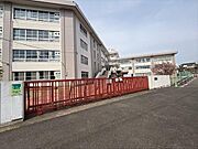 「長尾小学校」まで徒歩11分