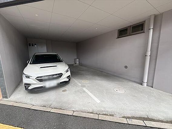 店舗駐車スペー...