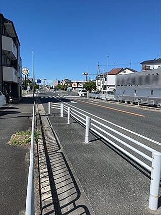 北西側道路
