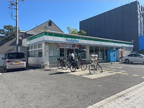 ファミリーマー...