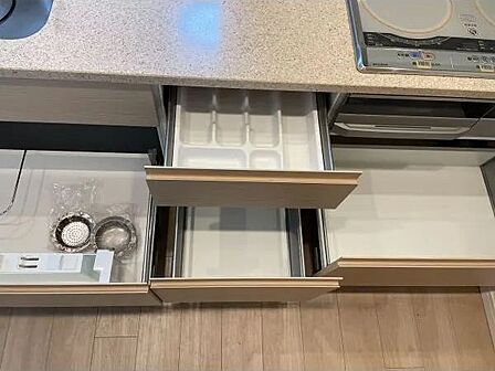 コンロ下引出し