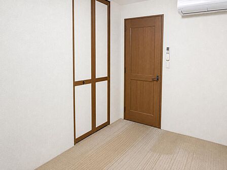 5.5帖洋室 フローリング・壁張替37.1万