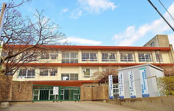 画像22:【小学校】西尾市立米津小学校まで591ｍ
