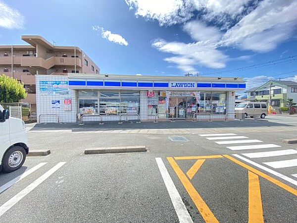 画像24:【コンビニエンスストア】ローソン松阪垣鼻町店まで356ｍ