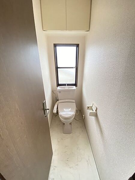 トイレ：2階WC