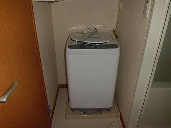 画像14:全自動洗濯機付。