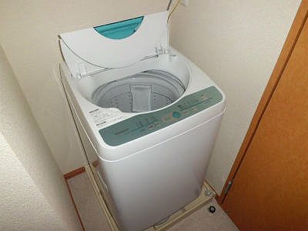 画像9:全自動洗濯機付。