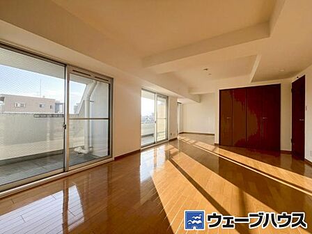 約21帖の広々リビングかつ日当たりも良好なお部屋です！