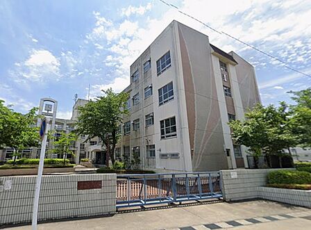 徒歩約7分