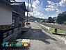 外観：西側前面道路です