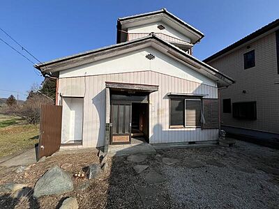 外観：土地93坪でゆとりのある中古物件です