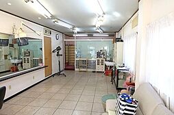 延岡市恒富町4丁目 7LDKの室内