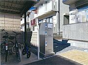 宅配ＢＯＸ付きで不在時の荷物の受け取りに便利です。