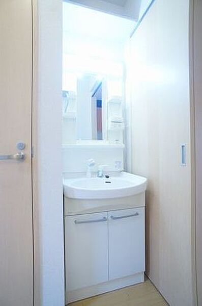 detached 茨城県常総市内守谷町きぬの里１丁目6-3

地図を見る