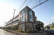 南向き、前面道路となっております。