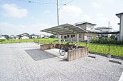 ■屋根付き駐輪場があります