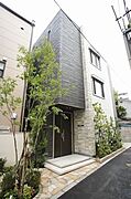 積水ハウス施工の賃貸住宅「シャーメゾン」／重量鉄骨造3階建マンション。