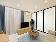 【ＬＤＫ】13．1帖のＬＤＫ。落ち着いた色合いの床材を使用した高級感のあるお部屋となっております。リビング・ダイニングで家具の配置がしやすい設備で照明にはダウンライトがございます。（家具はＣＧ合成）