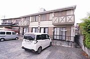 【南西方向】南側が駐車場の為、開放感があります！！1階には専用庭、2階にはバルコニーが付いております♪♪晴れの日は、よく洗濯物が乾きそうですね。