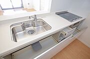 システムキッチンの全容です。