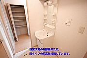 退室予定のお部屋のため、同タイプの写真を掲載しています。