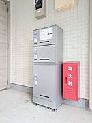 宅配ＢＯＸ付きで不在時の荷物の受け取りに便利です。