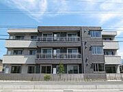 建物南面全景。全戸南向きです。