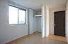 室内：■　北西洋室　■　　クローゼット付のお部屋です。丈の長いコートも掛けられるハンガーパイプ付。