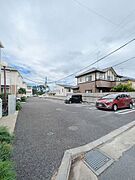 敷地内に駐車場がございます。