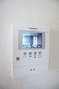 インターホン■　来訪者を声と映像で確認出来て安心を与えられるカラーモニタ付インターホン（録画再生機能付）！