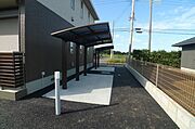 屋根付きの駐輪場もあります☆
