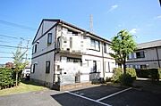同敷地内に計6棟建ち並ぶタウンの一角。