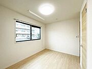 【洋室6．8帖】