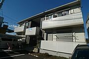 敷地内に屋根付き駐輪場があります。