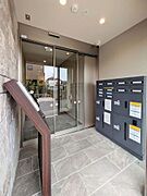 すべての居住空間を建物内部に内包し、雨風の影響の少ない空間を実現させたシャーメゾンです。