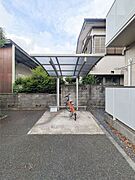 屋根付き駐輪場完備
