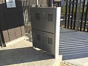 【宅配ＢＯＸ】宅配ボックスがあるので留守中でも荷物を受取れます。
