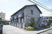 ■外観(2)■　南側採光で、ベランダ側に駐車場があるので日当たりが良い物件です♪