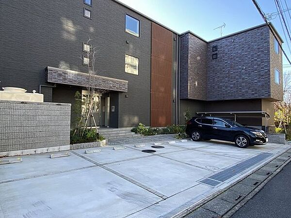 apartment 埼玉県吉川市木売１丁目3-5
地図を見る