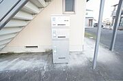 宅配ＢＯＸ付きで荷物の受け取りに便利。