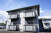 【外観】積水ハウス施工のシャーメゾン！各世帯駐車場1台付き。