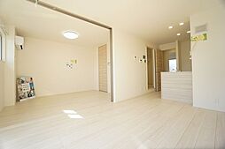 カサ・ルーナ 203 2階2LDKのリビング/ダイニング