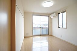 オレンジ・ガーデンA 201 2階1LDKのリビング/ダイニング