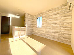 エヌ・ハーレー　B 101 1階1LDKのリビング/ダイニング