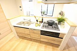 同建物の異なる部屋の写真です（家具・調度品はイメージです）