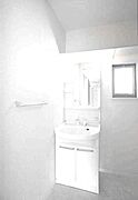 ☆洗面所☆忙しい朝の洗髪に大助かりの洗髪洗面化粧台と、収納棚を配した洗面脱衣所です♪