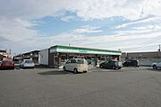 ファミリーマートまで650Ｍ（徒歩9分）