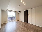 ■ＬＤＫ■　リビングに向けた間接照明が空間を演出します。開放的なキッチンの為お料理しながら部屋全体をご確認いただけます。