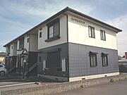 【積水ハウスのシャーメゾン】うれしい敷地内駐車場☆南向きの建物です♪軽量鉄骨造で耐震性の高さに特徴がある積水ハウス施工！！